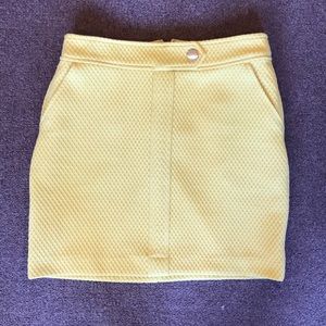 Banana Republic size 6 mustard skirt.